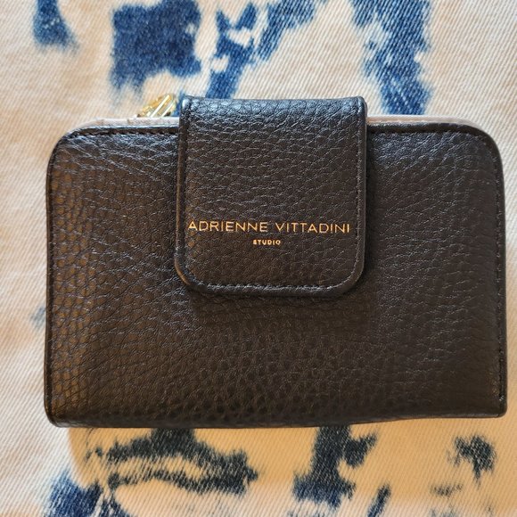 Adrienne Vittadini black wallet - Picture 1 of 7